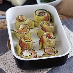 Roulés de courgettes au four au jambon et au fromage