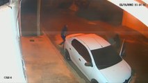 Assaltantes aproveitam mato alto para abordar morador na porta de casa