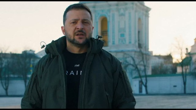 Ucraina, Zelensky offre la cittadinanza ai foreign fighters