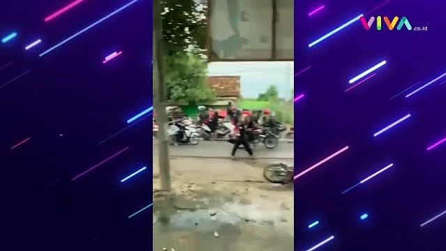 Pasukan Pendekar Perguruan Silat Hajar Pemotor Secara Brutal