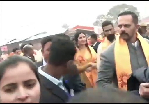 विक्की-कैटरीना, रणबीर-आलिया भी पहुंचे अयोध्या राम मंदिर