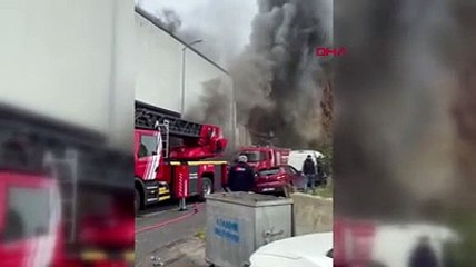 Ataşehir'de iş yeri yangını