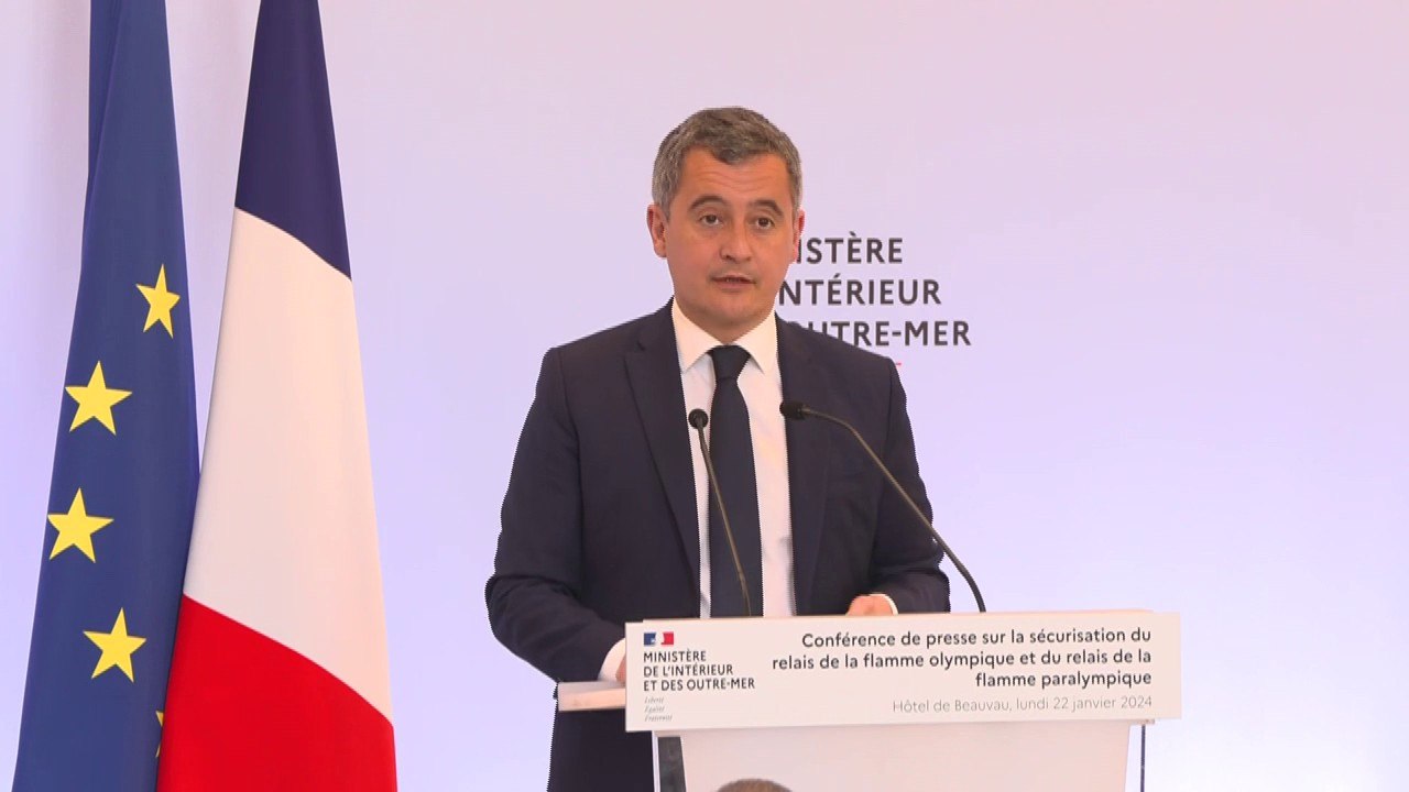 Sécurité du parcours de la flamme olympique: "Plus de 10.000 porteurs de flamme se succèderont pour traverser 64 départements en Hexagone et en Outre-Mer" affirme Gérald Darmanin