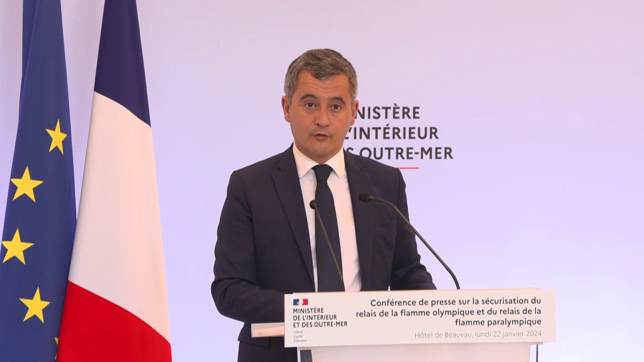 Porteurs de la flamme olympique: "12.000 identités ont été soumises à enquête au ministère de l'Intérieur" assure Gérald Darmanin