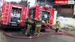 Ataşehir'de iş yerinde çıkan yangına itfaiye ekipleri müdahale ediyor