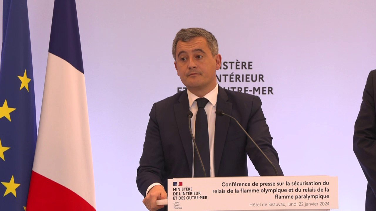 Sécurité des JO 2024: "Je souhaite qu'on paye les heures supplémentaires aux policiers" assure Gérald Darmanin