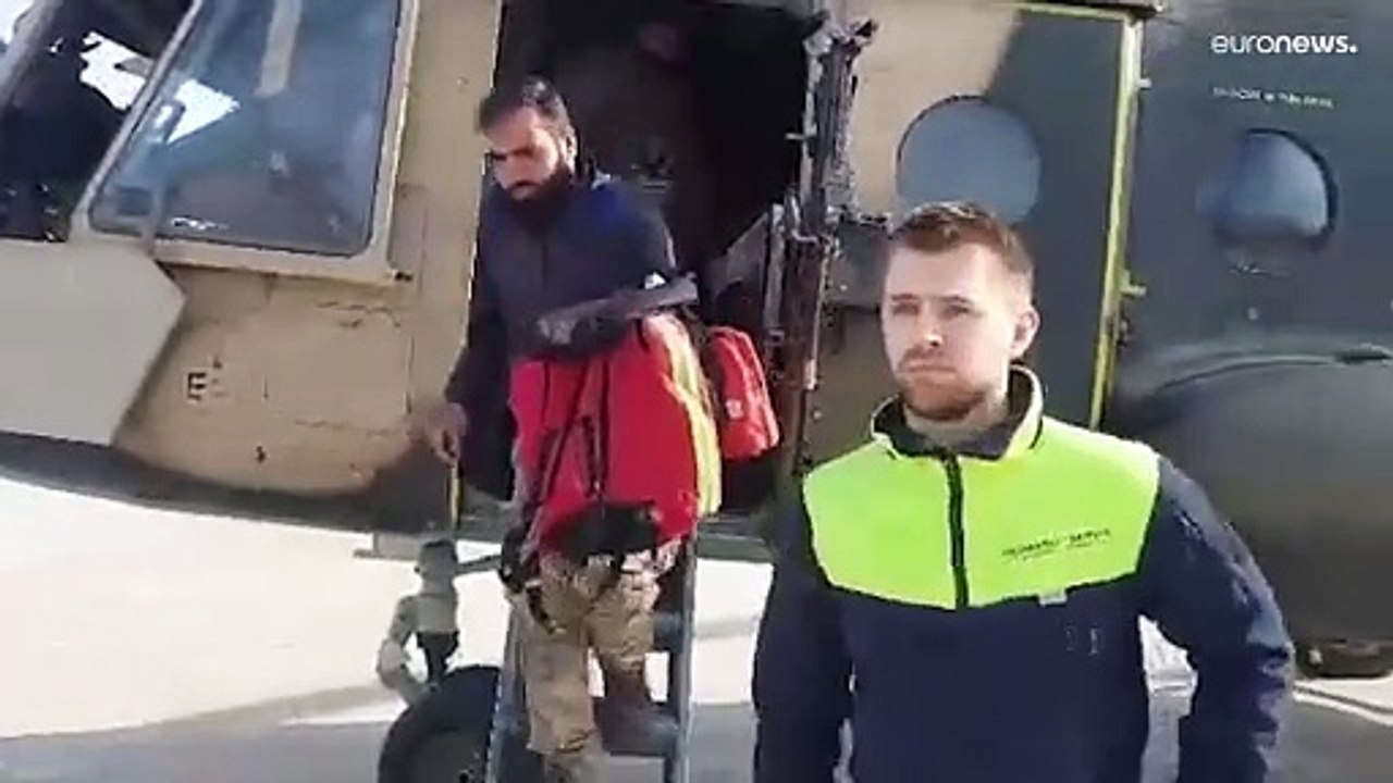 شاهد: قتيلان في حادث تحطّم طائرة روسية شمال شرق...