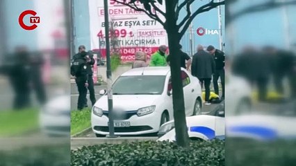 Esenyurt’ta bıçaklı saldırgan dehşeti: Önüne geleni bıçakladı!