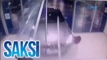 Mag-ina, nasapul ng kotseng nagdire-diretso sa isang mall sa Türkiye | Saksi