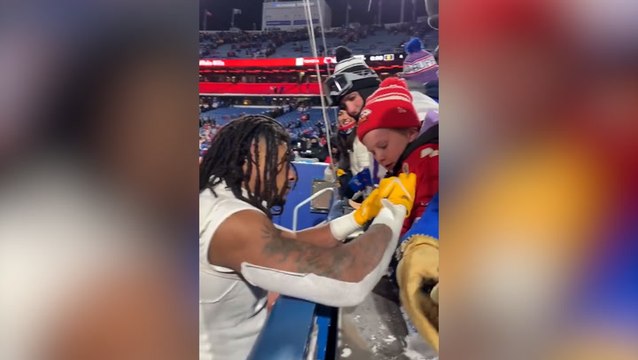 Kansas City Chiefs’ Isiah Pacheco hyped up by young fan: ‘Let’s go boy’