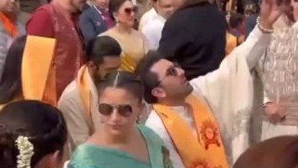 Ranbir Kapoor का Katrina के साथ Selfie लेने का Try Video, Public Funny Reaction| Boldsky