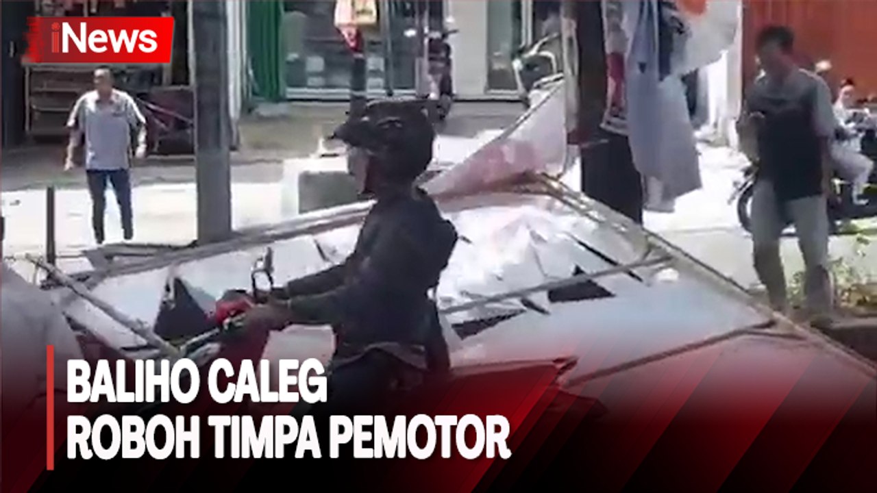 Baliho Caleg  di Cakung Roboh Timpa Pemotor, Dua Orang Dilarikan ke RS