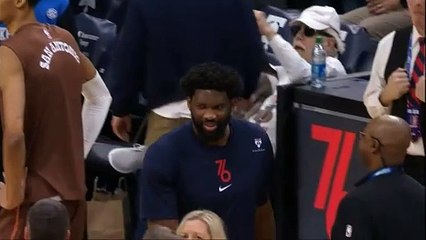 Quand Joel Embiid croise Victor Wembanyama pour la première fois !