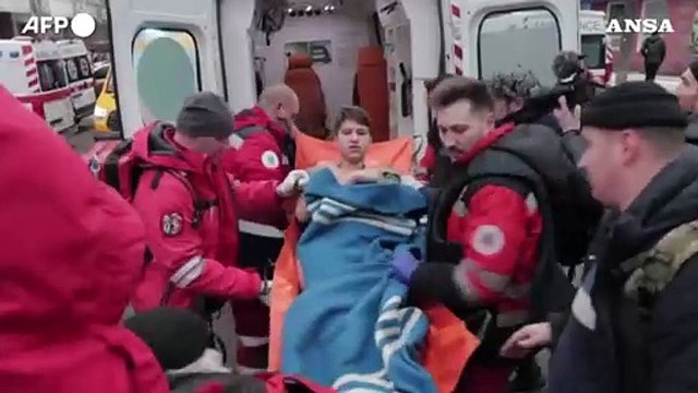 Ucraina, missili russi su Kiev: diversi feriti