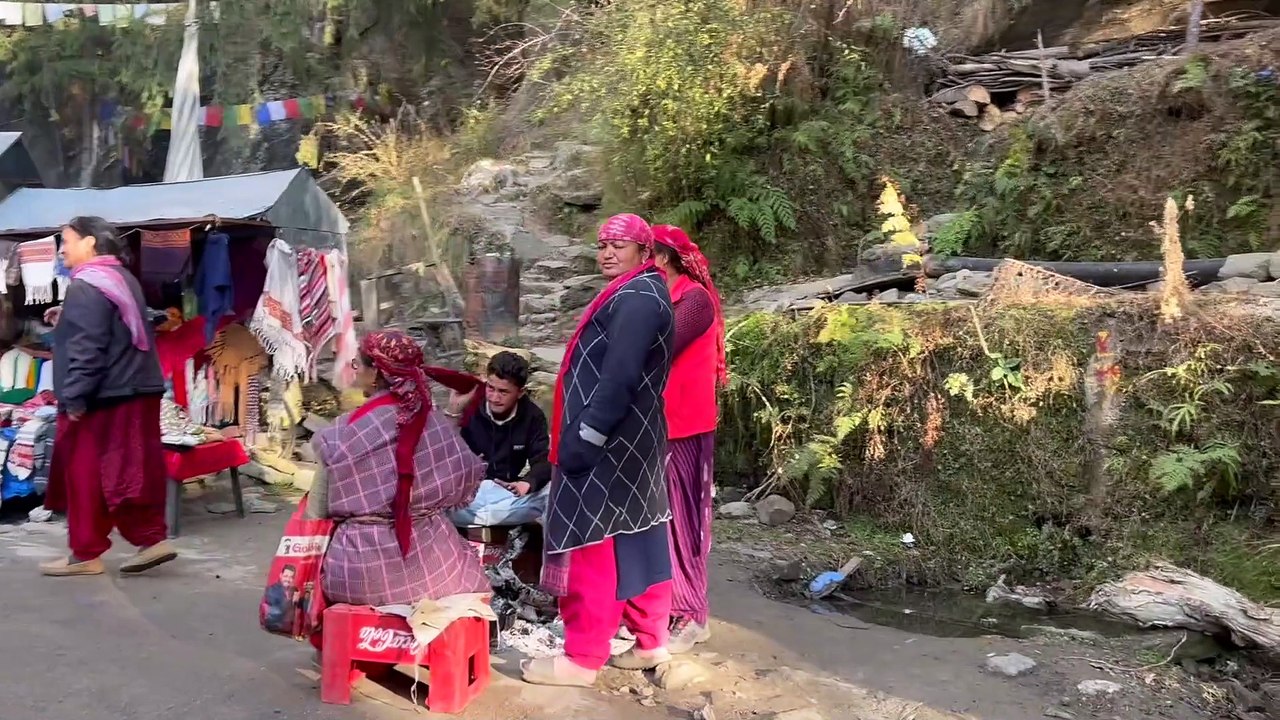 Local Kullu food , मनीराम ढाबा, इन्होने Jana Waterfall को प्रसिद्ध किया, Sunny Deol भी  है मेहमान
