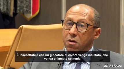 La federcalcio francese con Maignan: insulti razzisti inaccettabili