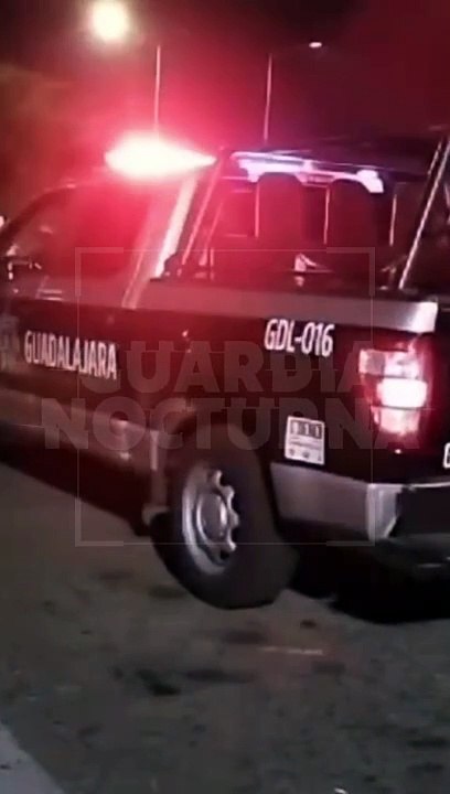 #Preliminar Autoridades localizaron a un hombre con heridas producidas por un arma blanca y mordidas de perro en calles de la colonia Villa Fontana Diamante de Zapopan #GuardiaNocturna