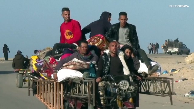 شاهد: من خان يونس إلى رفح.. نزوح آخر لأهالي غزة هرباً من التقدم البري الإسرائيلي