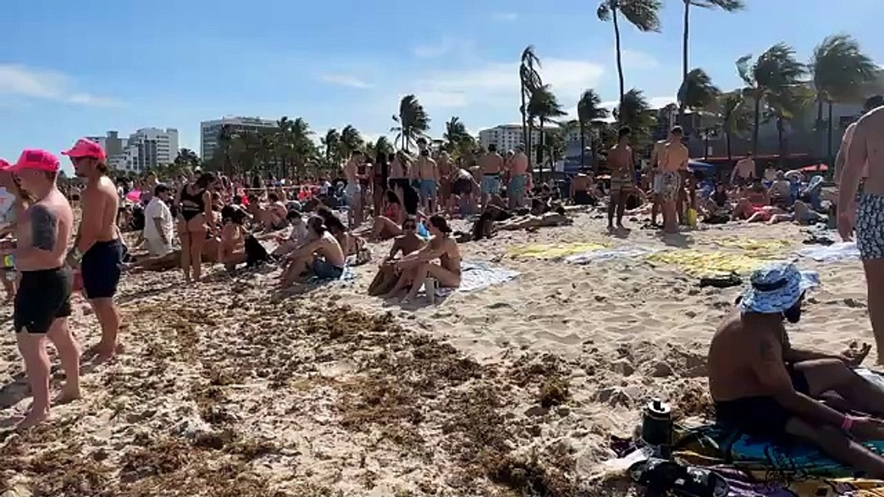 _Beautiful_day_at_Miami_beach_walk___beach_walk_4k(360p)