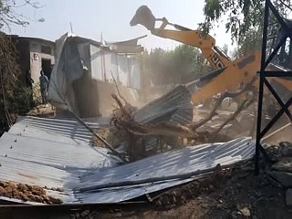 एनएच 148डी पर सात करोड़ की 15 बीघा भूमि को अतिक...