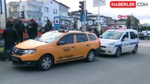 Altınordu'da Ticari Taksi Yayalara Çarptı: 2 Yaralı