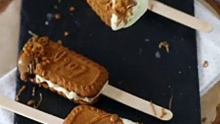 Eiscreme-sandwiches mit spekulatius