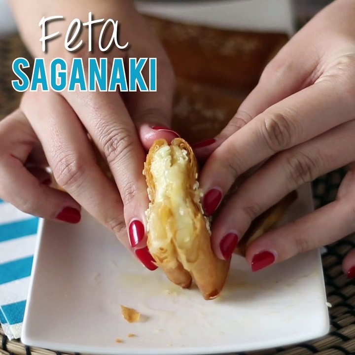 Feta saganaki, das griechische rezept für knusprige feta mit honig