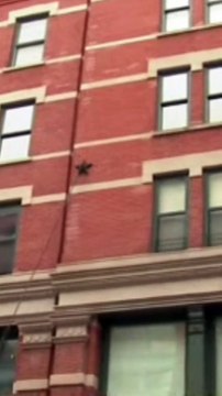 Taylor Swift se enfrenta a un inquietante incidente de acoso: hombre acusado fuera de su casa en Nueva York