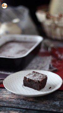 Gâteau au chocolat et à la crème de marron extra fondant avec 4 ingrédients seulement