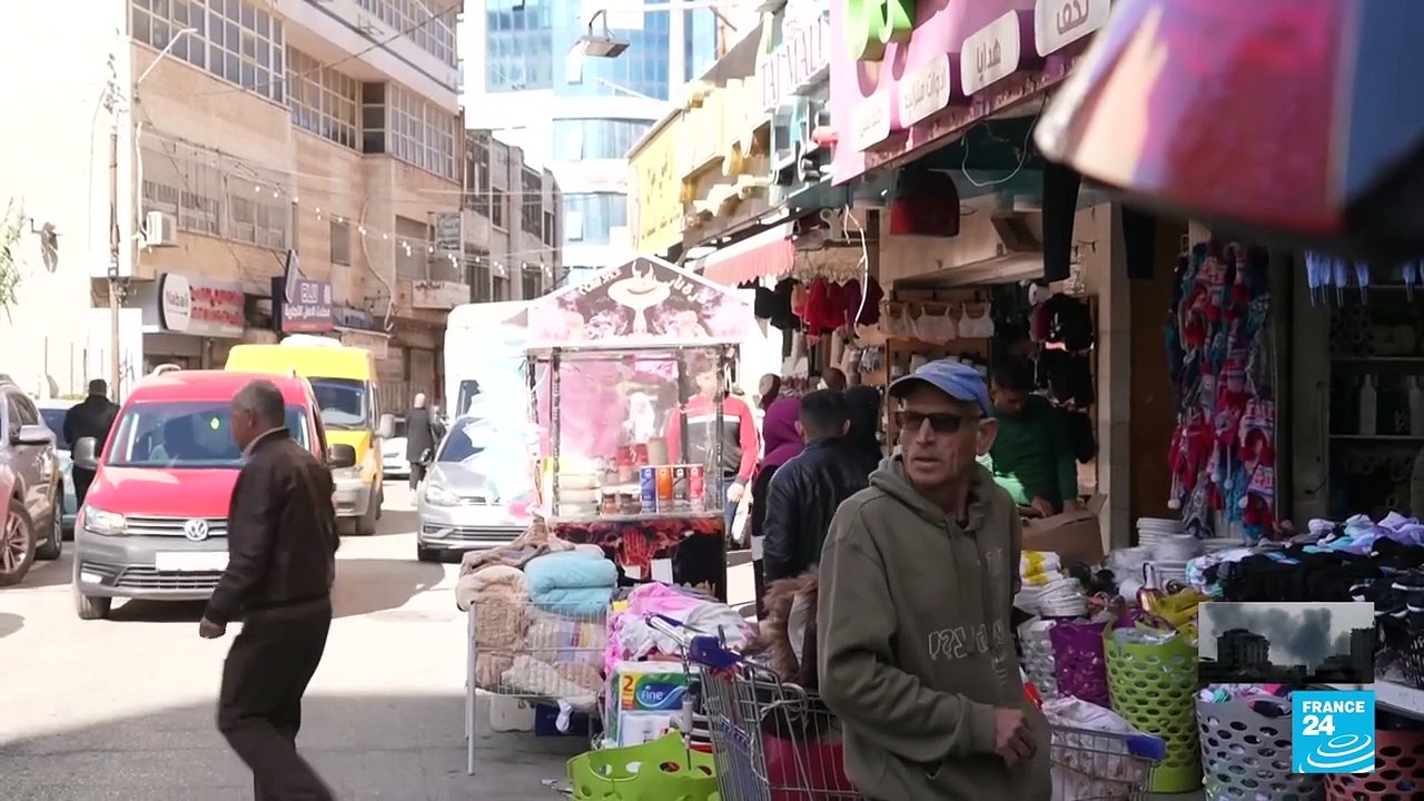Decenas de miles palestinos sin trabajo se enfrentan a la pobreza al no poder ingresar a Israel