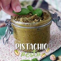 Homemade pistachio pesto, the easy and tasty sauce