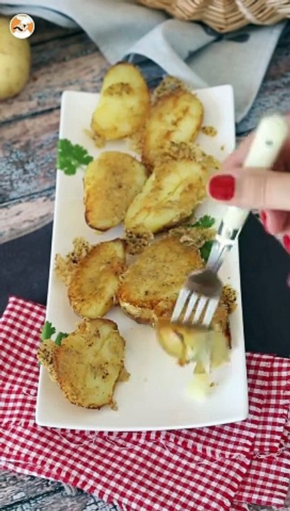 Patatas crujientes con queso parmesano, la guarnición barata que gusta a todos
