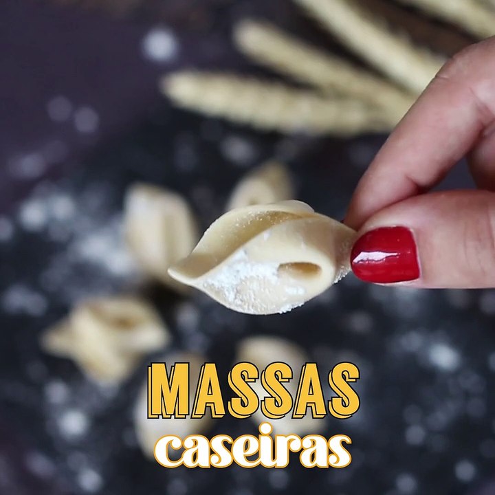 Como fazer os garganelli, a massa italiana em forma de cilindro?