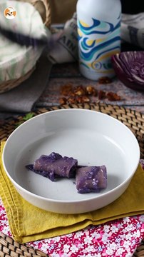 Pasta con cavolo rosso e noci, il primo piatto bello da vedere e facile da preparare