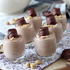 Crema kinder bueno, il dessert monoporzione e senza cottura da provare a casa
