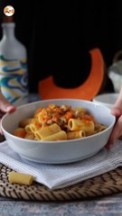 Pasta con zucca e salsiccia