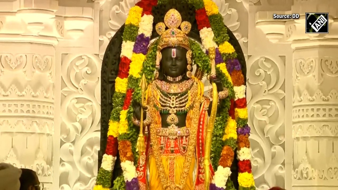 হীরের মুকুট, সোনার বৈজয়ন্তী মালা, পান্নার আংটি, Ayodhya-এ Ramlala-র গয়নার দাম জানলে চমকে যাবেন!