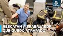 Trabajador del IMSS queda atrapado en elevador