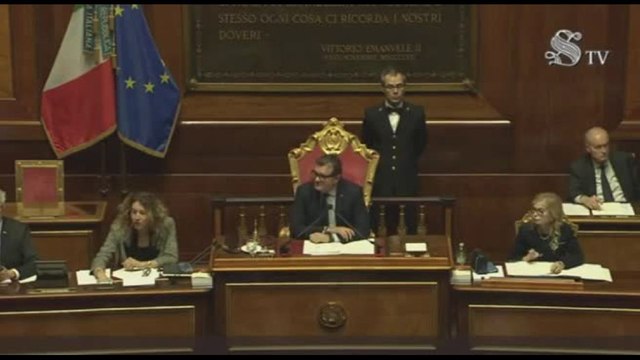 Al Senato sì a ddl autonomia fra le proteste: Pd e M5S cantano l'inno