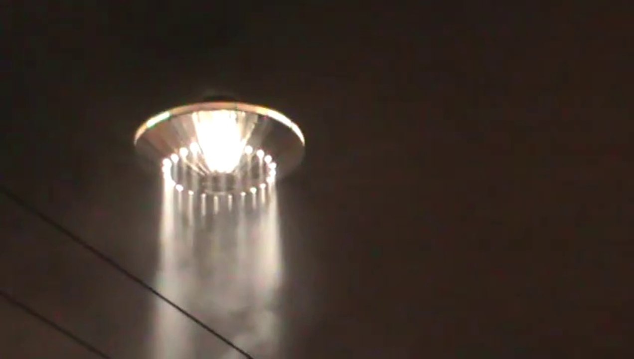 Popular ufo video - managed to trace the original watch judge for yourself 100% genuine footage!! no CGI