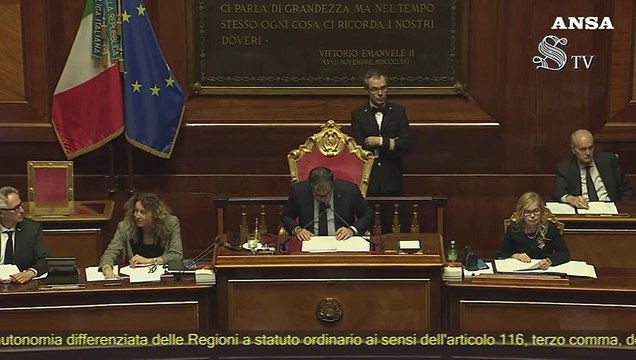 Autonomia, opposizione intona Inno di Mameli durante la votazione in Senato