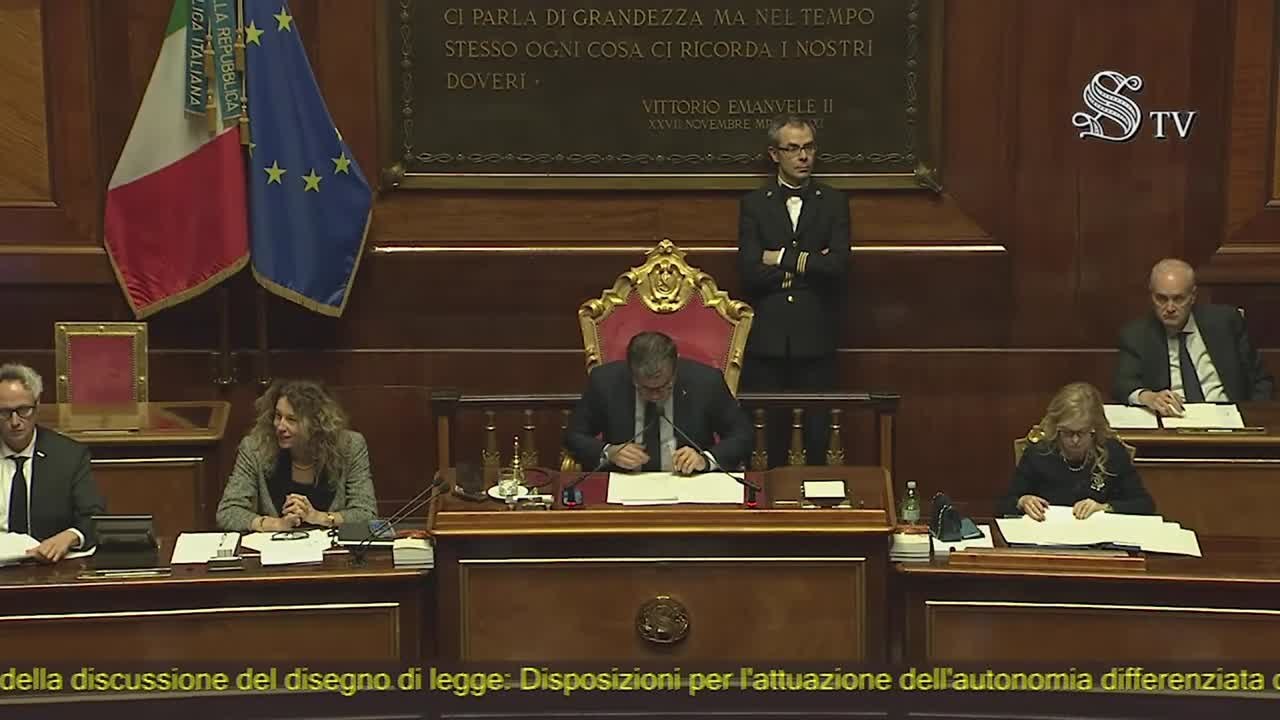 Autonomia, opposizione intona Inno di Mameli durante la votazione in Senato