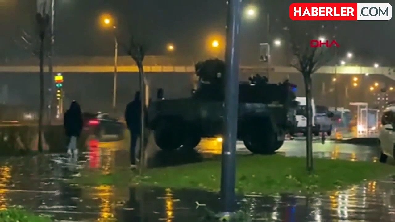 Rahatsızlanan annesi için Diyarbakır'a götürülen Demirtaş, üst düzey güvenlik önlemleri arasında hastaneden çıkarıldı