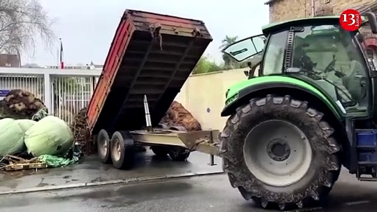 Farmers dissatisfied with actions of authorities preparing to blockade Paris