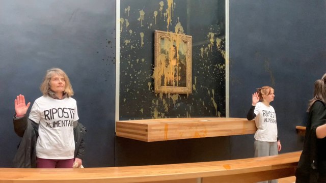 Activistas Ecologistas Lanzan Sopa Al Cuadro De La Mona Lisa