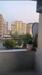 6 Şubat depreminden önce balkonundan mahallesini çeken kişi deprem ve yıkımlardan sonra tekrar kayıt alıyor ve ciğerleri yakan görüntüler ortaya çıkıyor…