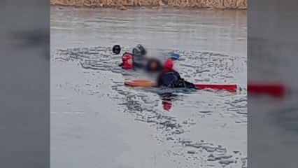 인천 낚시터에서 60대 2명 빠져..."이동 중 얼음 깨져" / YTN