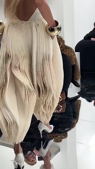 La mode se démode, le style jamais et… L'élégance est la seule beauté qui ne se fane point !   #mode #élégance #style