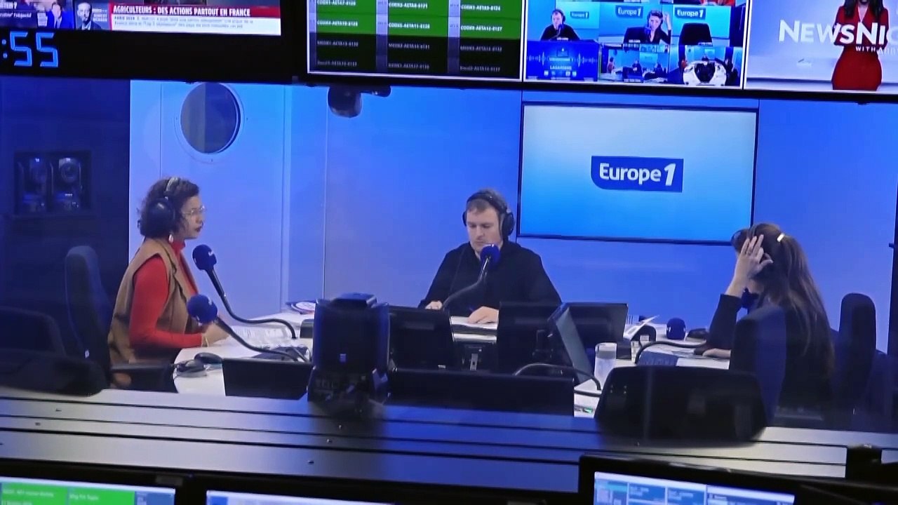 Colère des agriculteurs : l'autoroute A7 bloquée dans les deux sens dans la Drôme