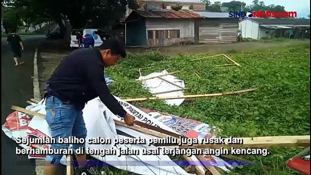 Cuaca Buruk Rusak Puluhan Rumah dan Baliho di Mamuju, Sulawesi Barat